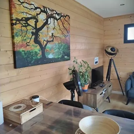 Chaleureux Avec Sauna & Jacuzzi 別荘 *