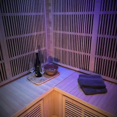 別荘 Chaleureux Avec Sauna & Jacuzzi *